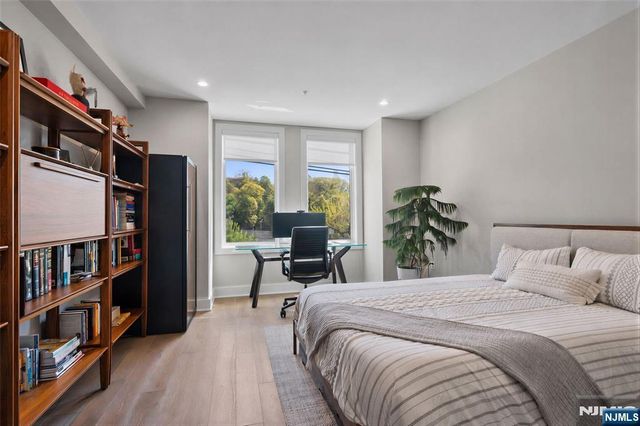 367 Park Avenue, Weehawken, NJ 07086