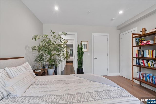 367 Park Avenue, Weehawken, NJ 07086