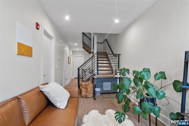 367 Park Avenue, Weehawken, NJ 07086