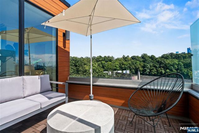 367 Park Avenue, Weehawken, NJ 07086