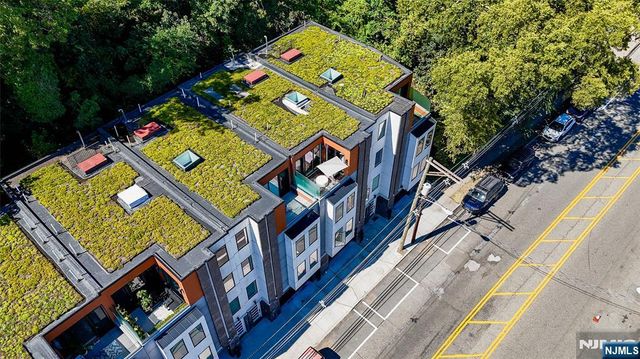 367 Park Avenue, Weehawken, NJ 07086