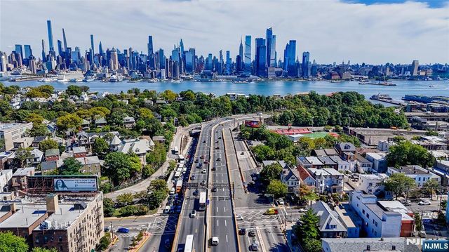 367 Park Avenue, Weehawken, NJ 07086
