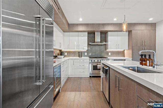 367 Park Avenue, Weehawken, NJ 07086