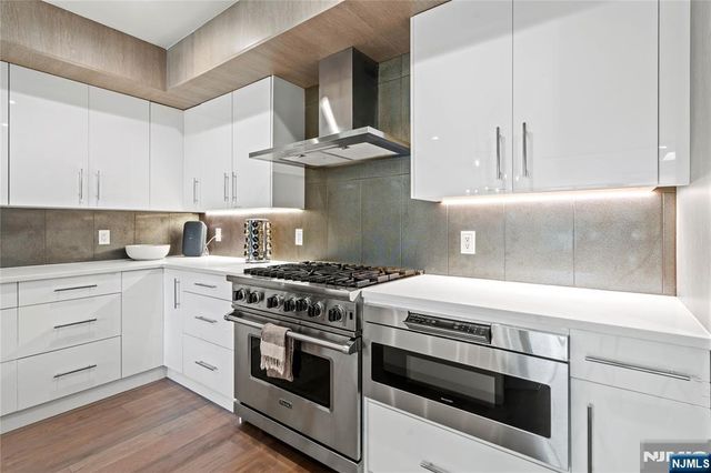 367 Park Avenue, Weehawken, NJ 07086