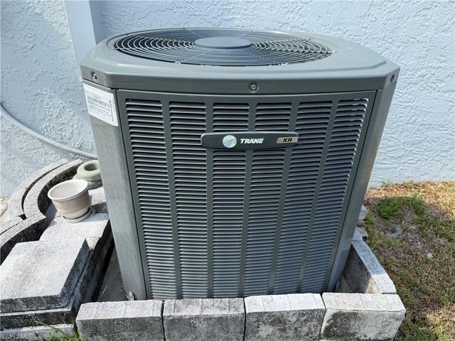 3431 Clubview DR, North Fort Myers, FL 33917