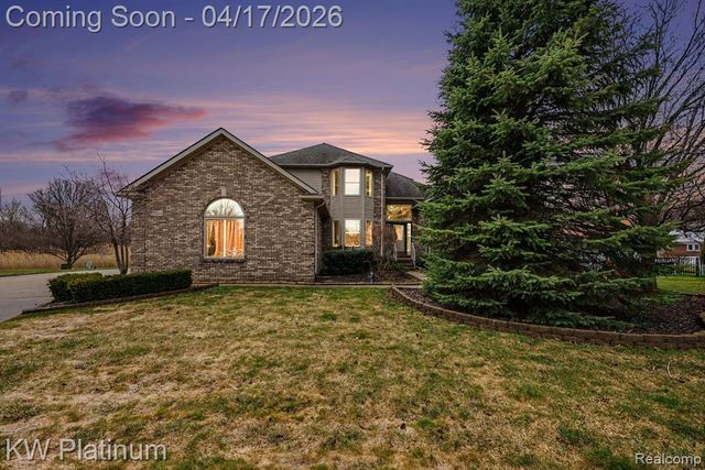29124 Lesnau Court, Chesterfield, MI 48047