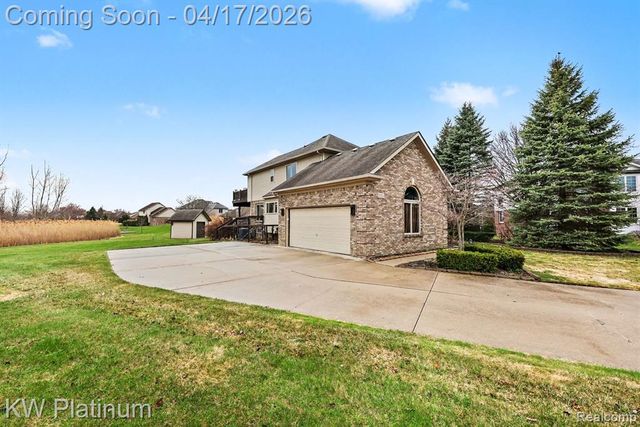 29124 Lesnau Court, Chesterfield, MI 48047