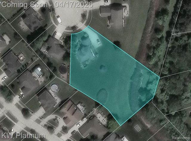 29124 Lesnau Court, Chesterfield, MI 48047