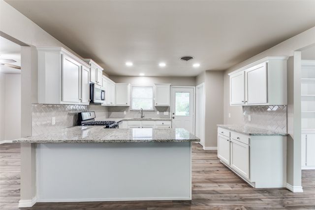 5229 Rutland Avenue, Fort Worth, TX 76133