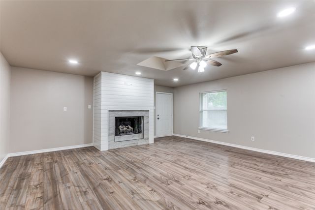 5229 Rutland Avenue, Fort Worth, TX 76133
