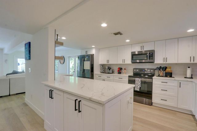 1808 N 17th Ave Avenue N, Lake Worth Beach, FL 33460