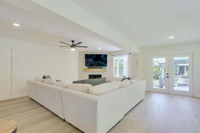 1808 N 17th Ave Avenue N, Lake Worth Beach, FL 33460
