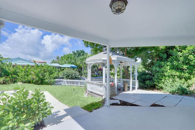 1808 N 17th Ave Avenue N, Lake Worth Beach, FL 33460