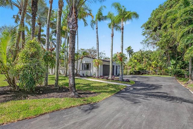 17050 SW 83rd Avenue, Palmetto Bay, FL 33157