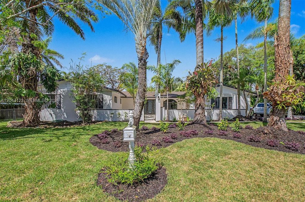 17050 SW 83rd Avenue, Palmetto Bay, FL 33157
