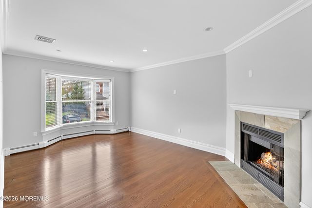 65 E River Road 20, Rumson, NJ 07760
