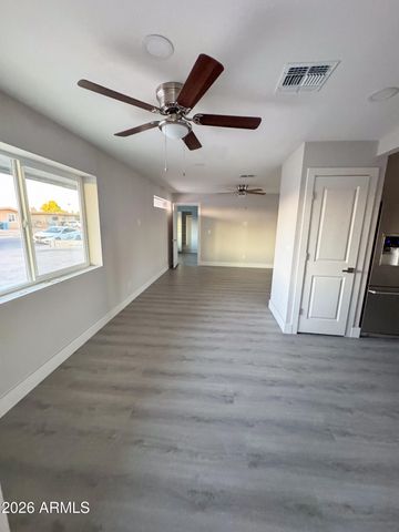 5837 W PIERSON Street, Phoenix, AZ 85031