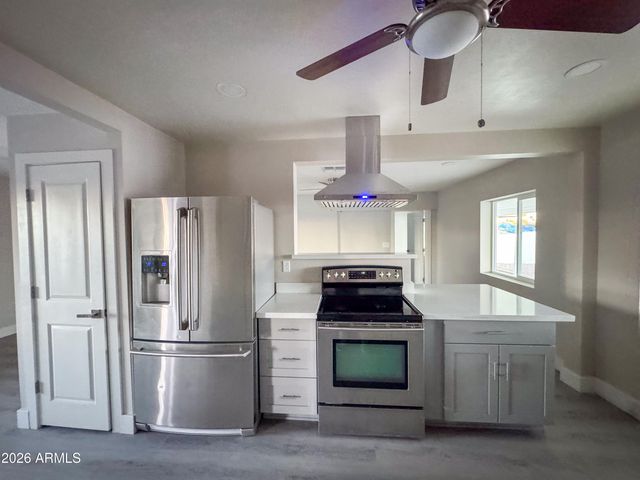 5837 W PIERSON Street, Phoenix, AZ 85031