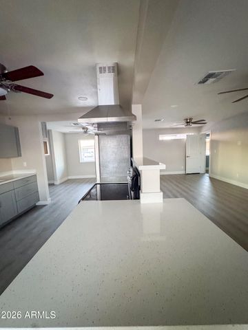 5837 W PIERSON Street, Phoenix, AZ 85031