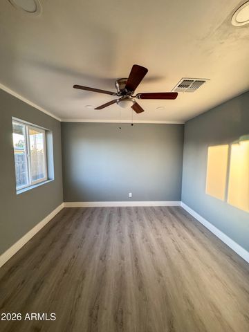 5837 W PIERSON Street, Phoenix, AZ 85031