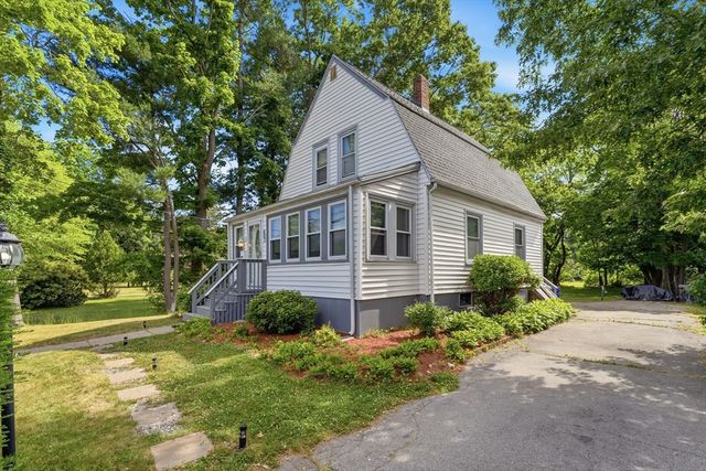 460 Salem St, Rockland, MA 02370