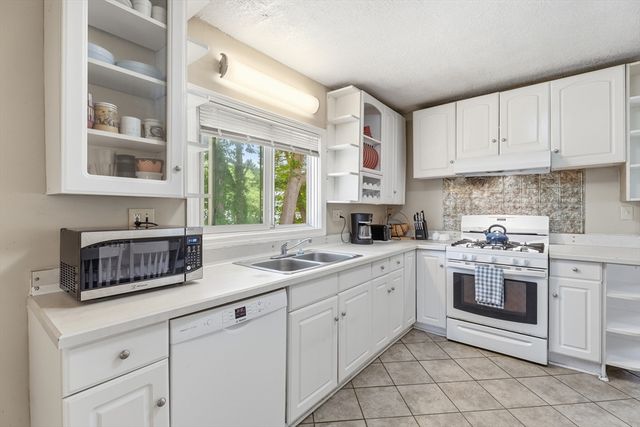460 Salem St, Rockland, MA 02370