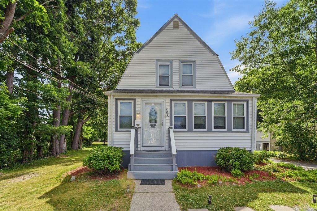 460 Salem St, Rockland, MA 02370