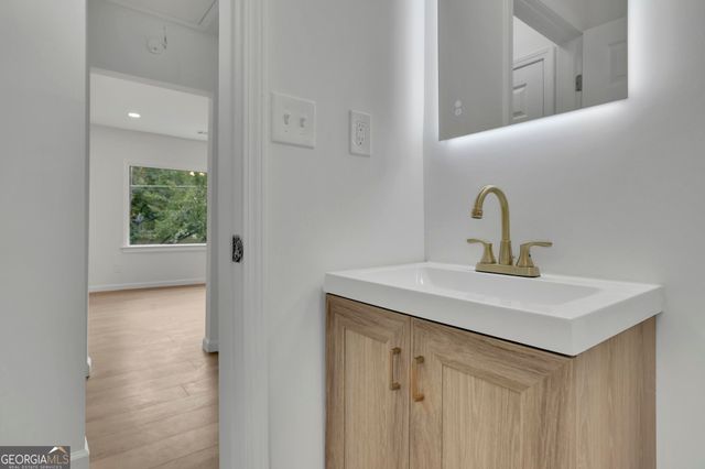 808 S Park Drive SE, Marietta, GA 30060