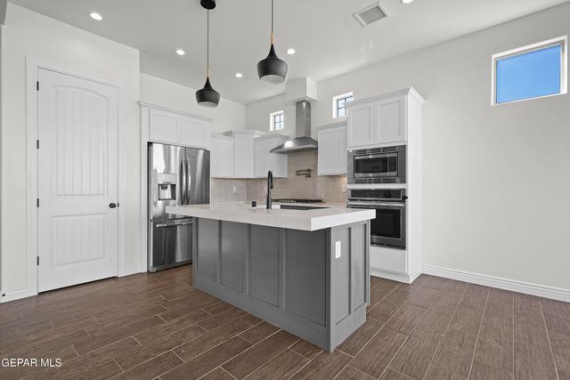 13445 Emerald Crystal Drive, Horizon City, TX 79928