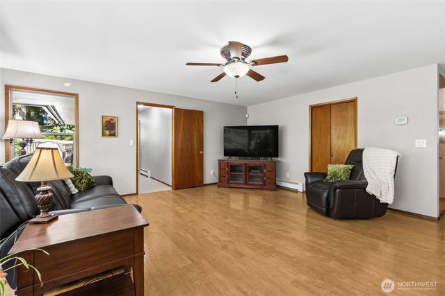 6816 4th Way SE, Lacey, WA 98503