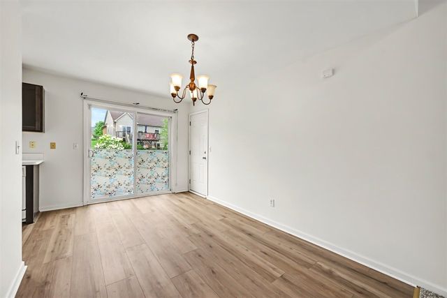 8433 Barrington Drive, Ypsilanti, MI 48198