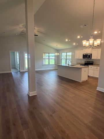190 Ridgeway Circle, Crestview, FL 32536