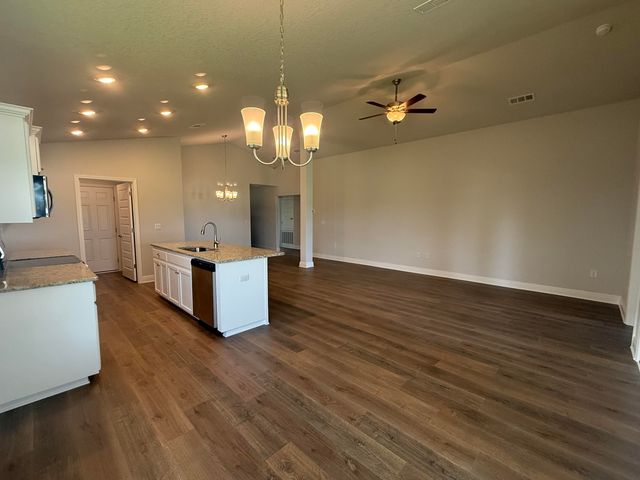 190 Ridgeway Circle, Crestview, FL 32536