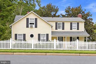 3816 N GLEBE RD, Arlington, VA 22207