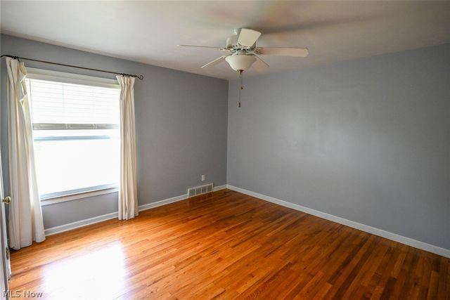 1313 Richmond Road, Lyndhurst, OH 44124