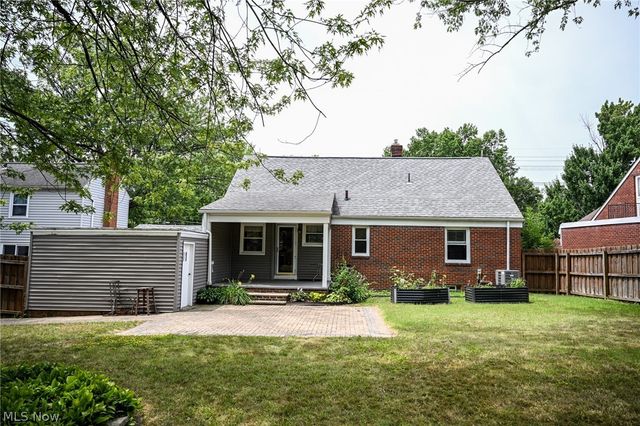 1313 Richmond Road, Lyndhurst, OH 44124