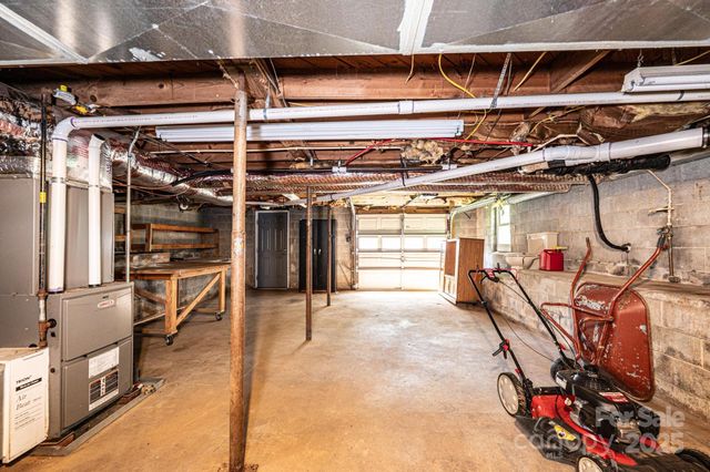559 15th Avenue SE, Hickory, NC 28602