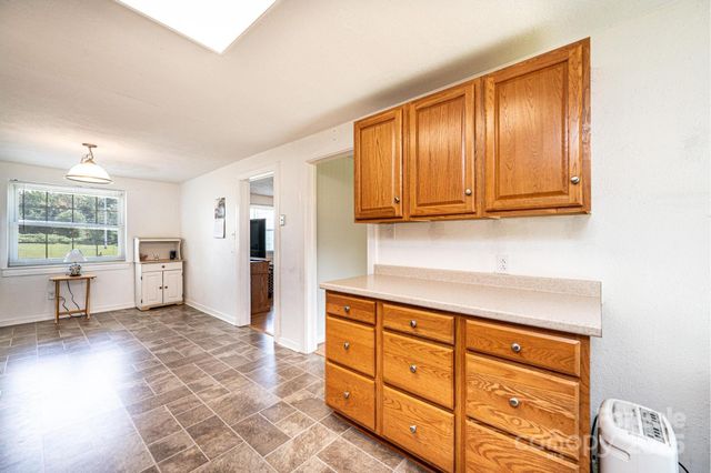 559 15th Avenue SE, Hickory, NC 28602