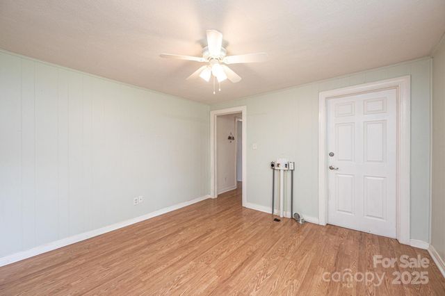559 15th Avenue SE, Hickory, NC 28602