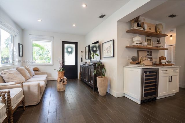 6040 SW 22nd St, Miami, FL 33155