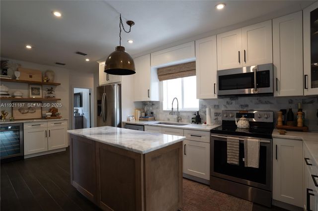 6040 SW 22nd St, Miami, FL 33155