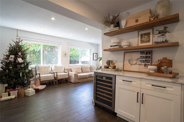 6040 SW 22nd St, Miami, FL 33155