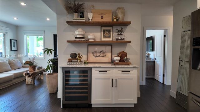 6040 SW 22nd St, Miami, FL 33155