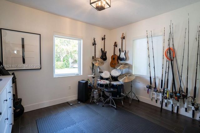 6040 SW 22nd St, Miami, FL 33155