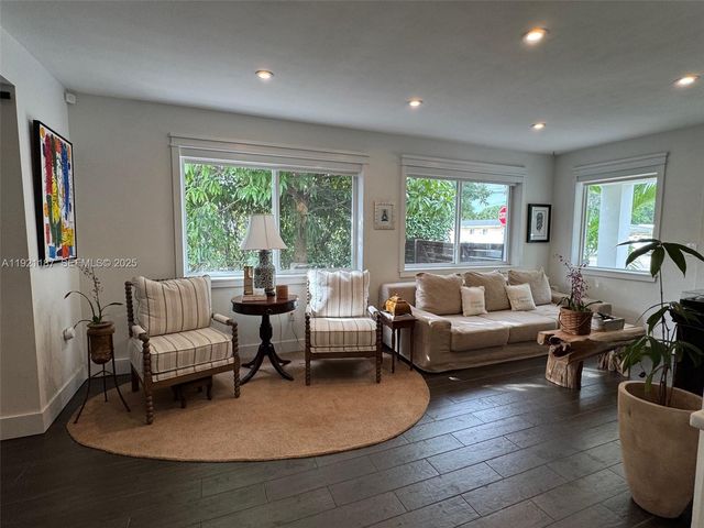 6040 SW 22nd St, Miami, FL 33155