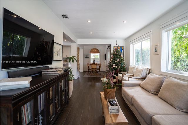 6040 SW 22nd St, Miami, FL 33155