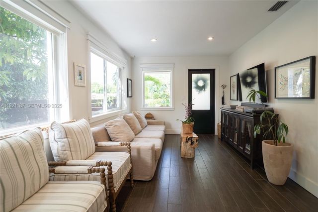 6040 SW 22nd St, Miami, FL 33155