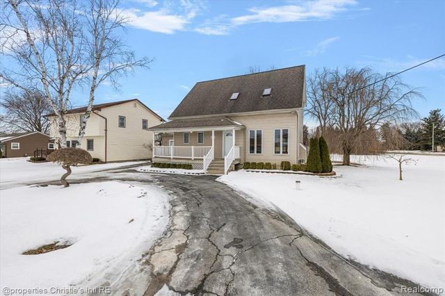 15850 Edsel Drive, Clinton Township, MI 48035