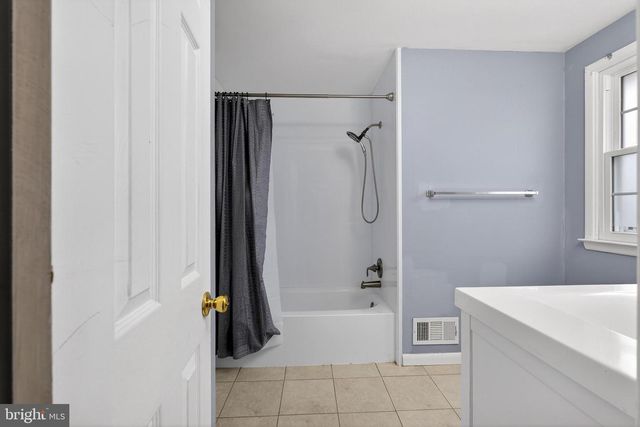 610 S WALNUTREE LN, Claymont, DE 19703