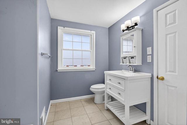 610 S WALNUTREE LN, Claymont, DE 19703